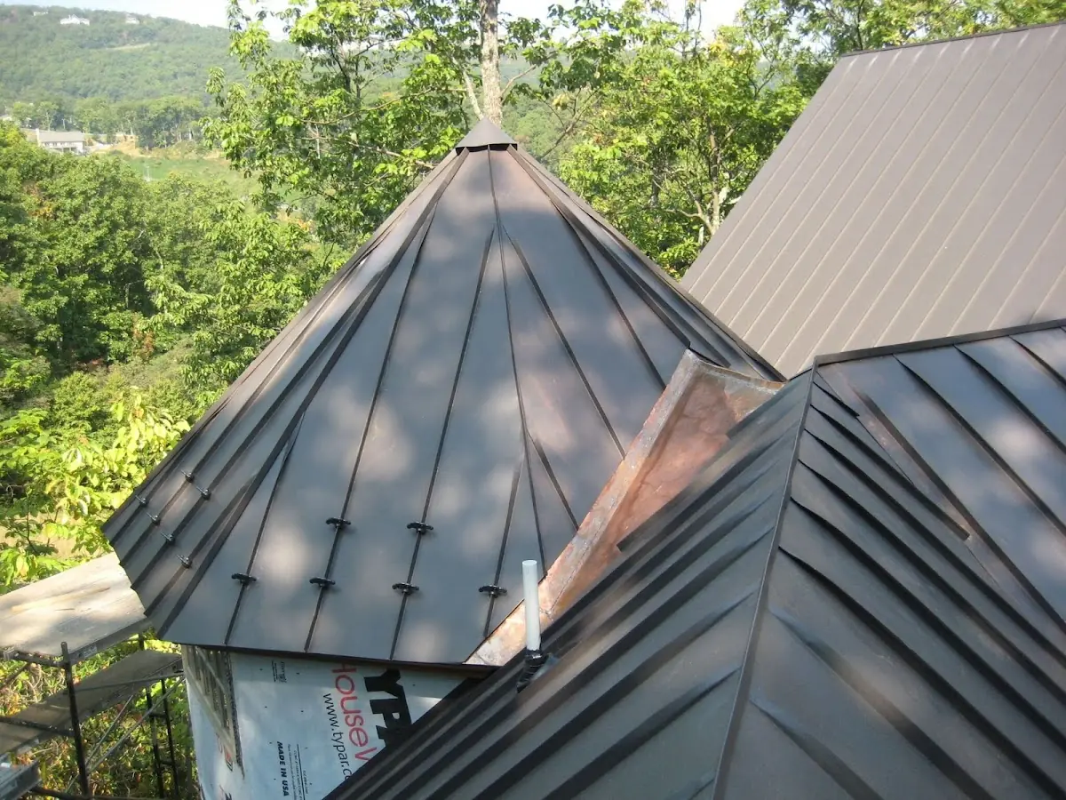 Professional Gutter Cleaning by Craftsman Roofing in Rio Lindo
